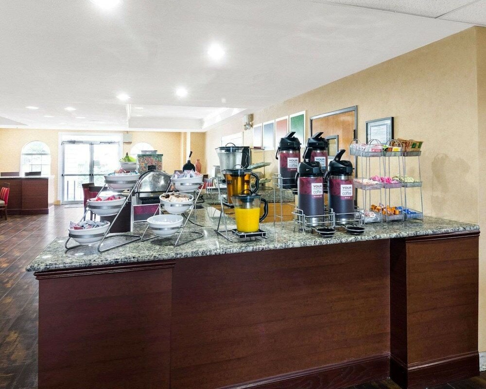 Фото Comfort Suites Las Colinas Center