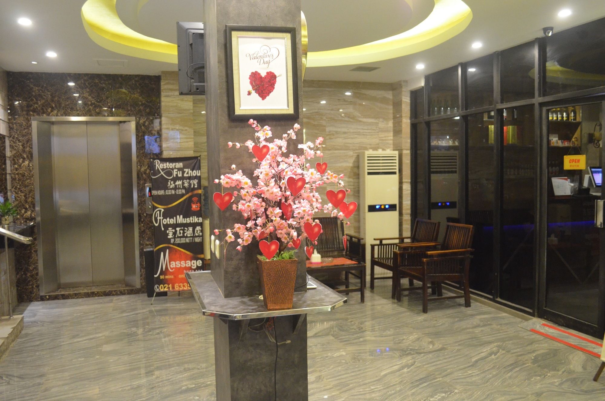 Фото Hotel Mustika Gajah Mada