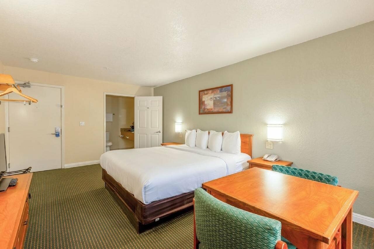 Фото Rodeway Inn San Clemente Beach