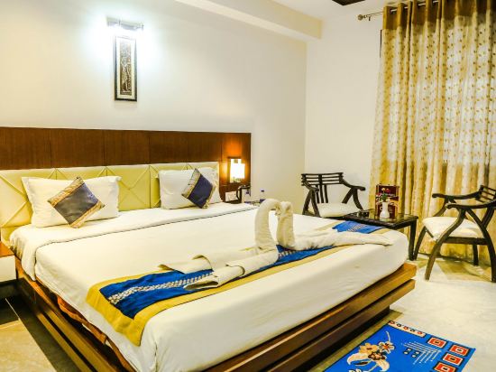 Фото Hotel Taj Heights