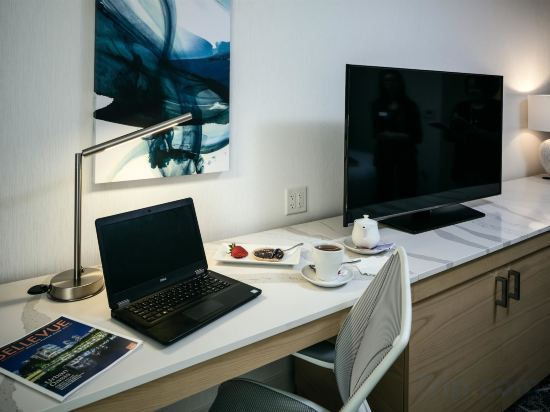 Фото Hilton Garden Inn Seattle Bellevue Downtown, Wa