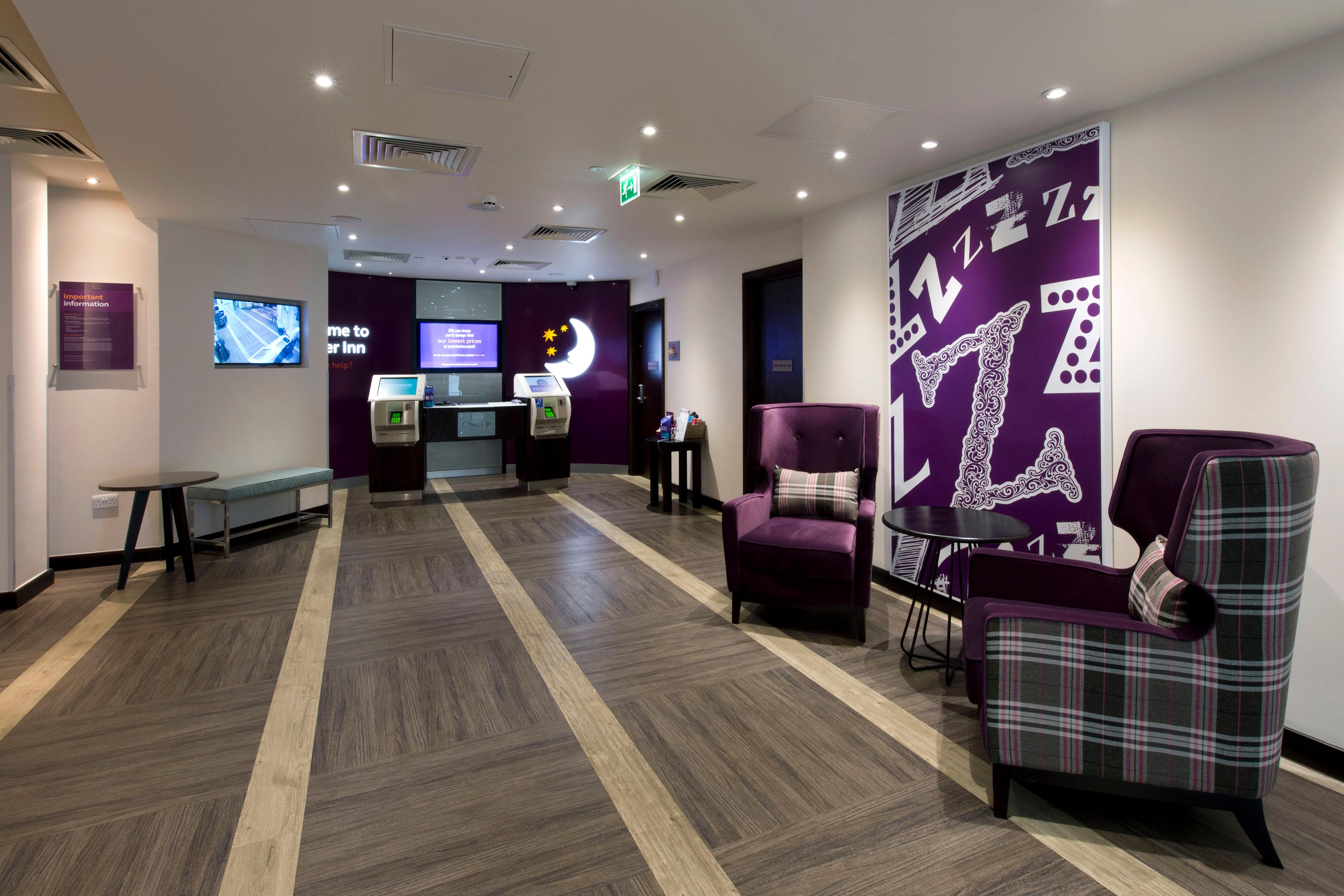 Фото Premier Inn London Southgate