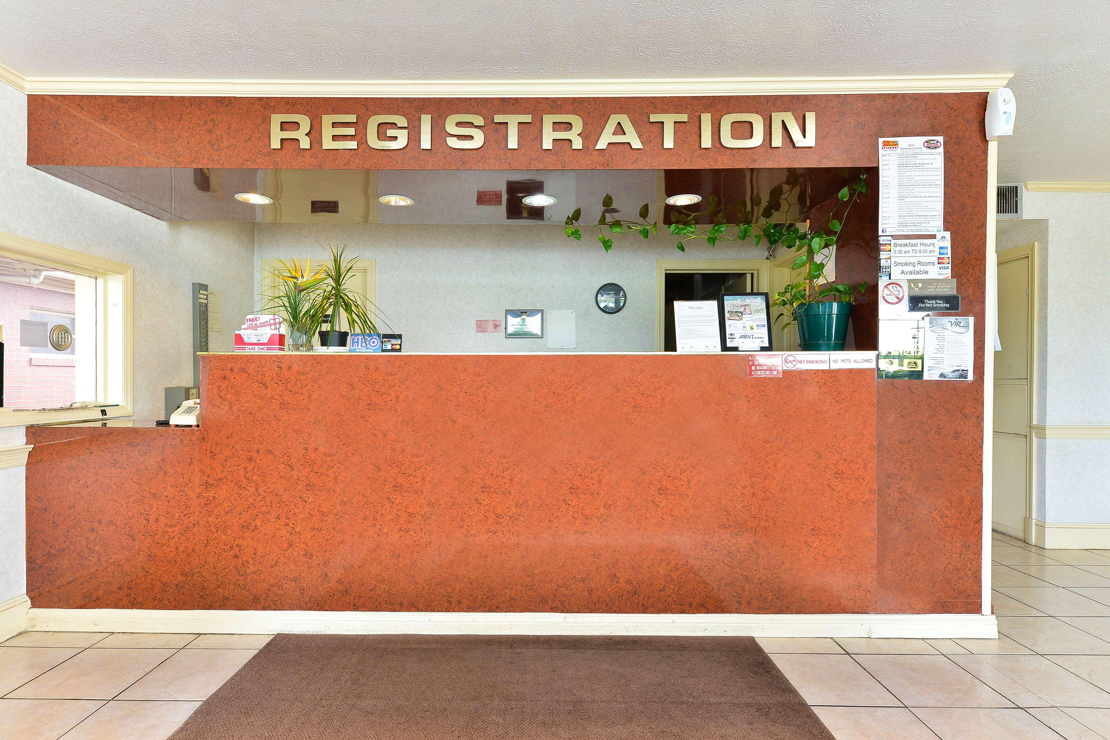 Фото Americas Best Value Inn & Suites South Boston