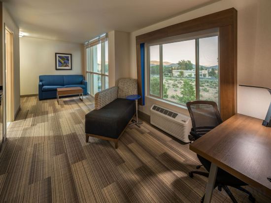 Фото Holiday Inn Express & Suites Carson City, an Ihg Hotel