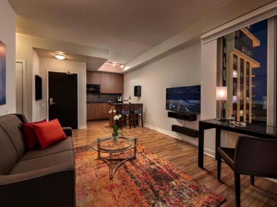 Фото Executive Hotel Cosmopolitan Toronto