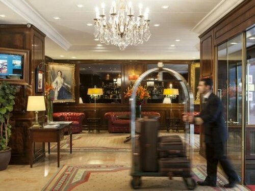 Внешний вид отеля Hotel Bristol в Женеве, фото 4