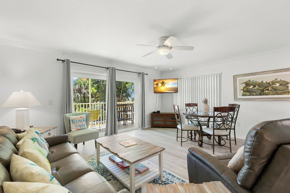 Фото Surf Beach Resort by Sunsational Beach Rentals