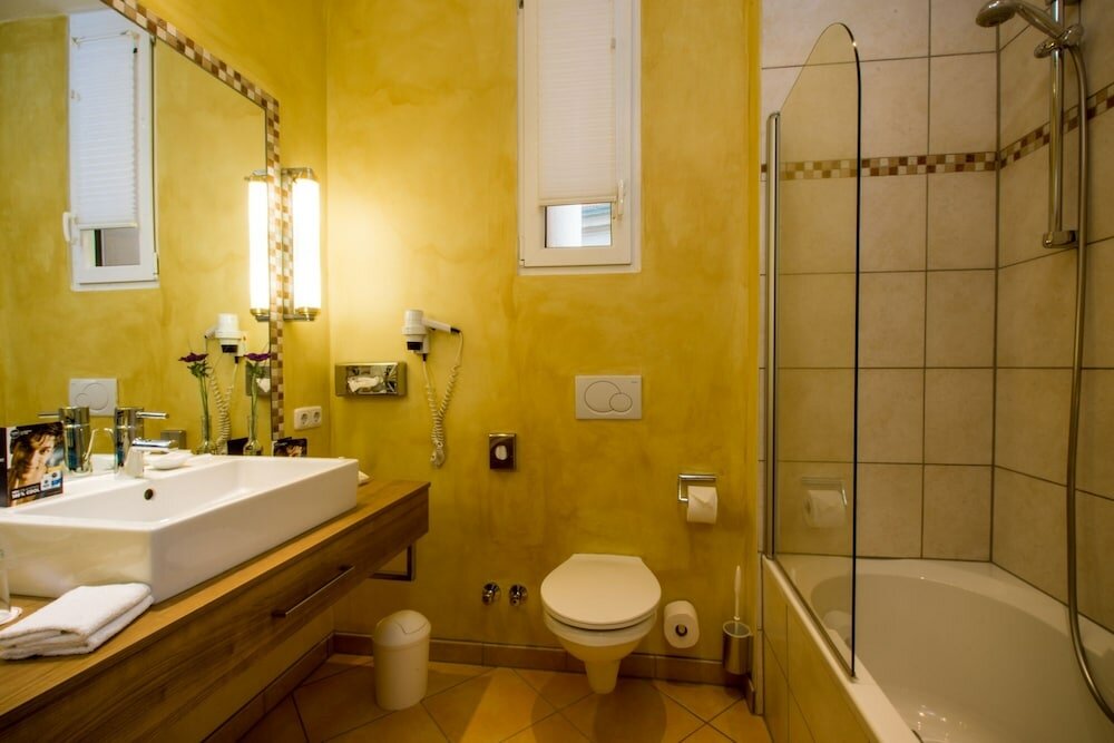 Фото Hotel Goldene Traube