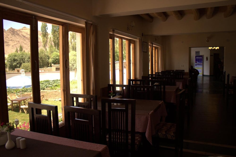 Фото Hotel Ladakh Himalayan Retreat