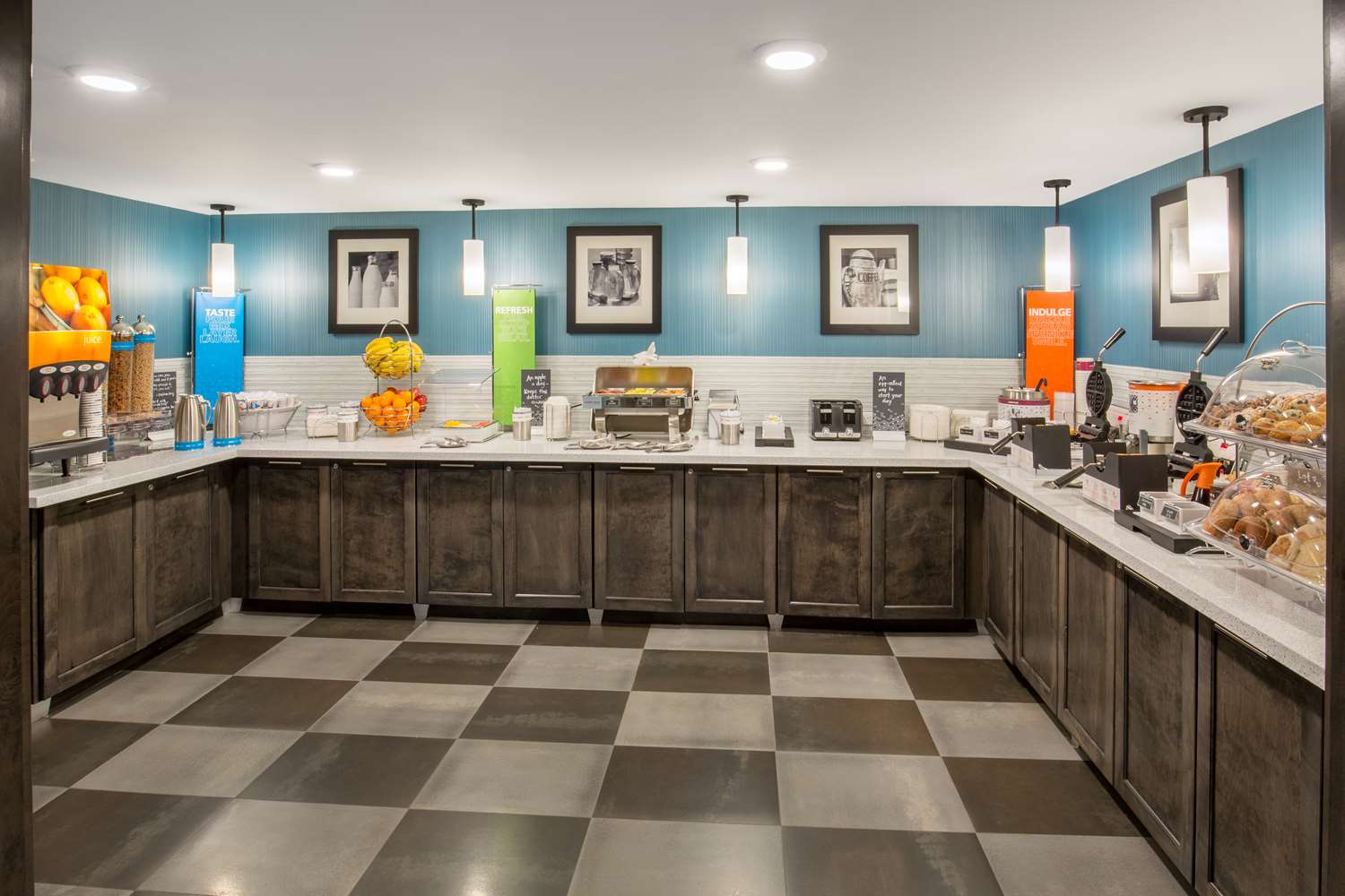 Фото Hampton Inn Monterey