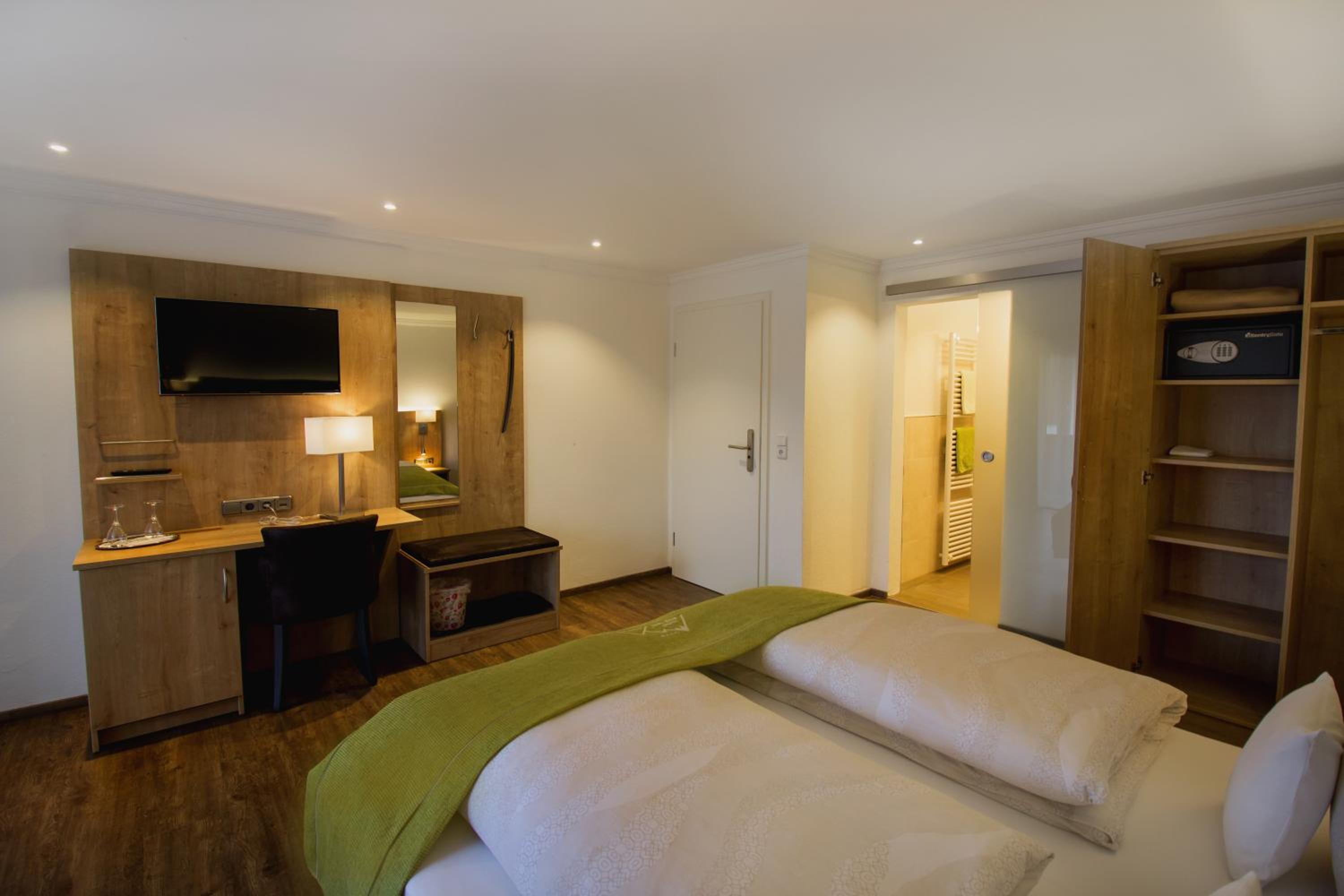 Фото Hotel Alp Inn