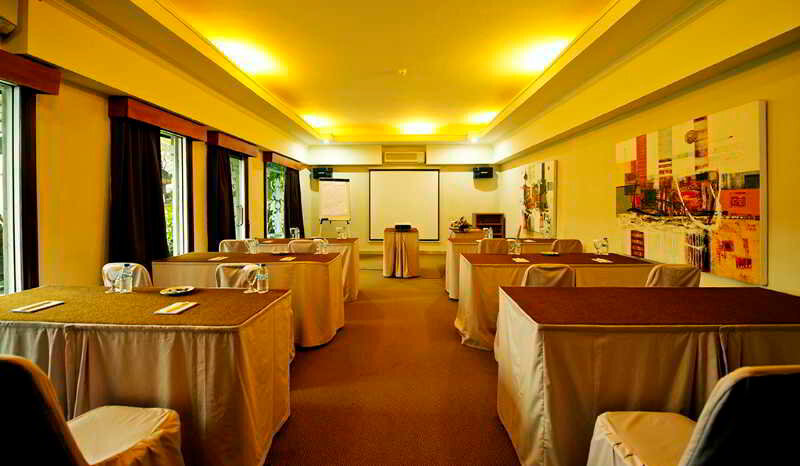 Фото Urbanview Hotel Taman Suci Denpasar Bali