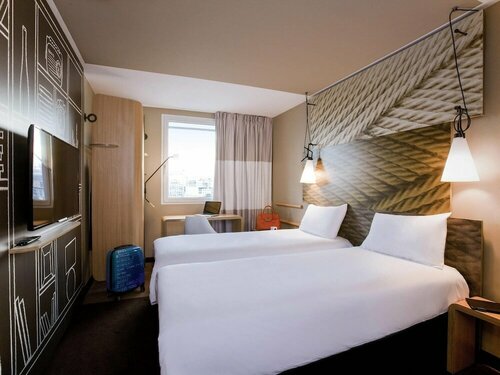 Внешний вид отеля Ibis Paris Porte de Clichy Centre в Клишах, фото 1