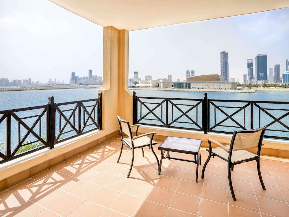 Фото Novotel Bahrain Al Dana Resort