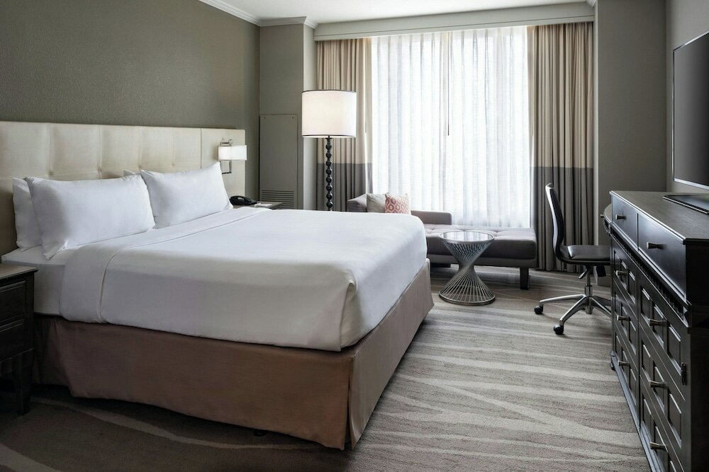 Фото Renaissance Tampa International Plaza Hotel