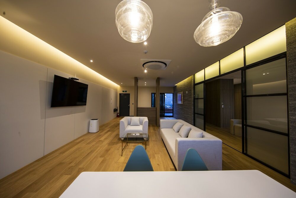 Фото Brown Dot Hotel - Jangsaengpo