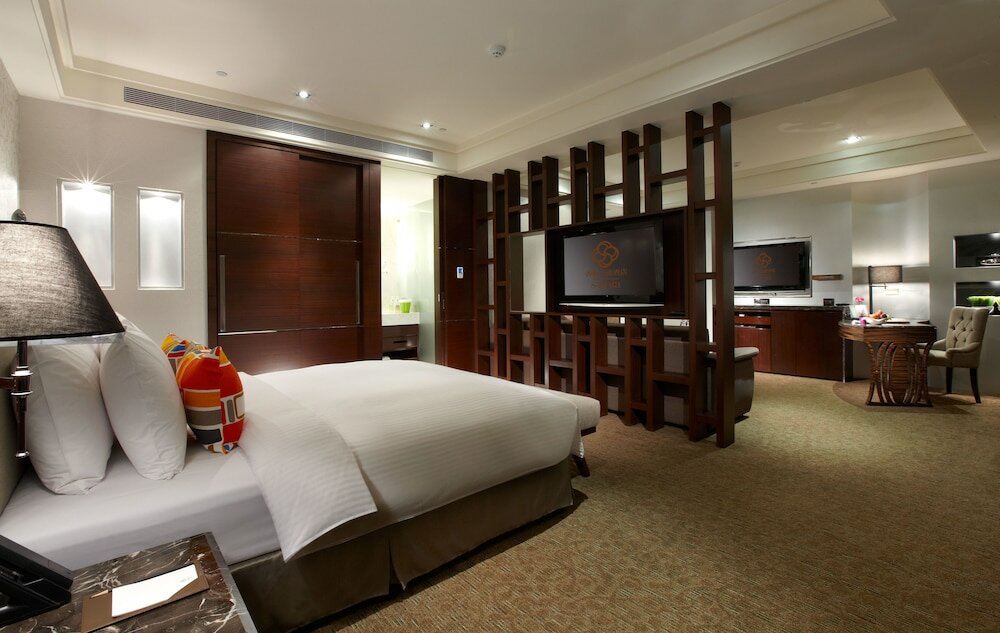 Фото S Aura Hotel