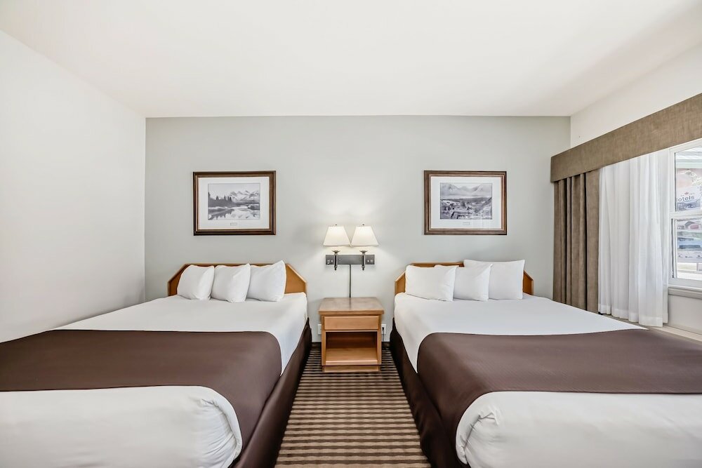 Фото Canmore Rocky Mountain Inn