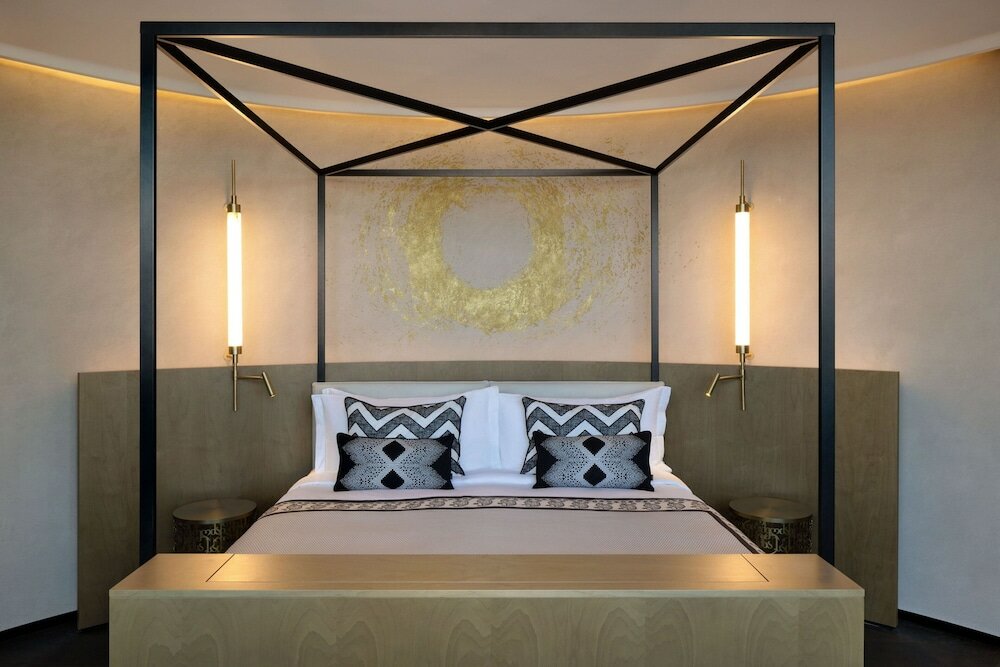 Фото Paragraph Freedom Square, a Luxury Collection Hotel