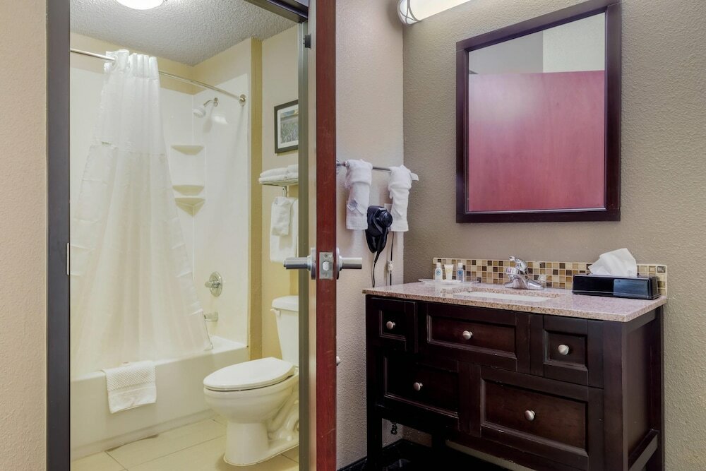 Фото Comfort Suites Waco North - Near University Area