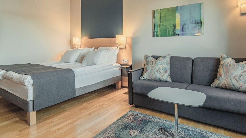 Фото 91792341923