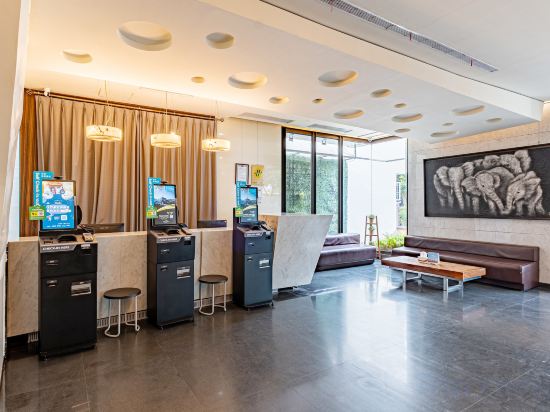 Фото The Galerie Hotel