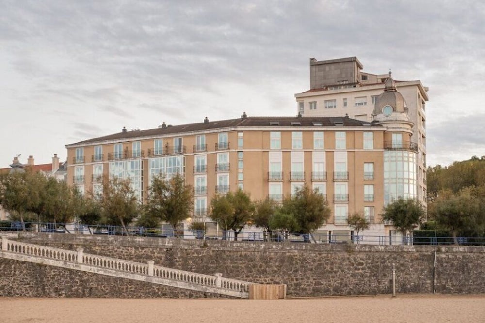 Фото Hotel Silken Rio Santander