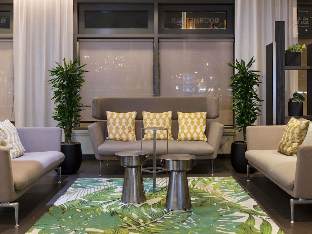 Фото Novotel Paris Saint Denis Stade Basilique