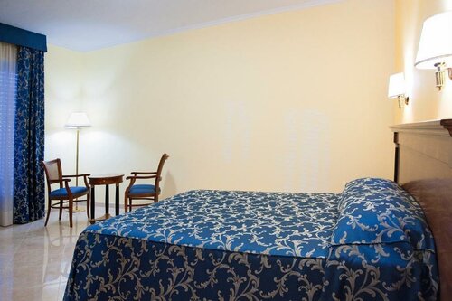 Гостиница Hotel Aquila в Априлии