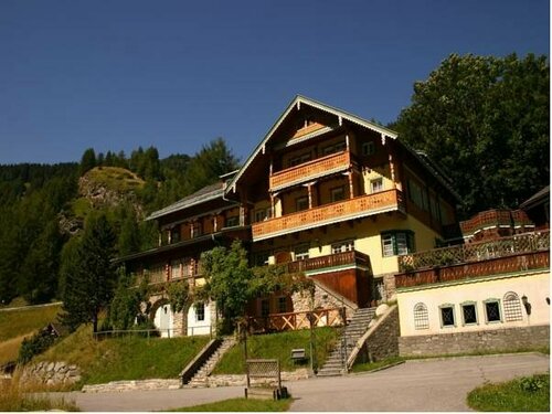 Внешний вид отеля Hotel Kaiservilla в Хайлигенблуте, фото 3