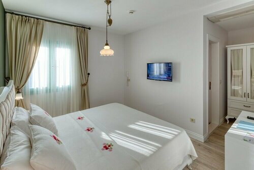 Гостиница Gardenya Buti̇k Otel в Гюзельбахче