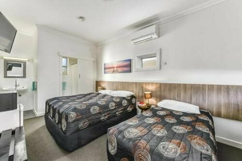 Гостиница Rest Motels Naracoorte в Наракурте