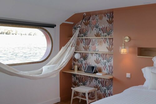 Гостиница La Peniche - Bed And Bicycle - Tournon в Валансе