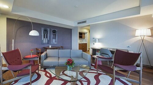 Гостиница DoubleTree by Hilton Hotel Kusadasi в Кушадасы