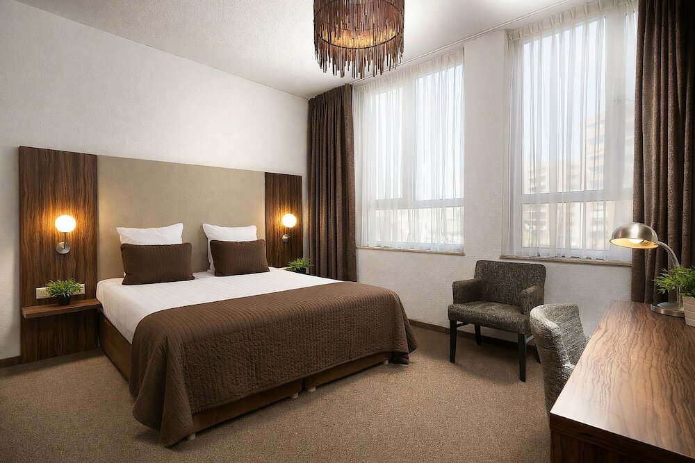 Фото Hotel La Reine