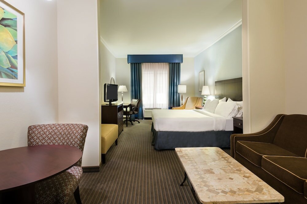 Фото Holiday Inn Express & Suites New Iberia - Avery Island, an Ihg Hotel