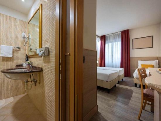 Фото IH Hotels Milano St John Sesto San Giovanni