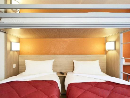 Фото Premiere Classe Paris Ouest Pont De Suresnes