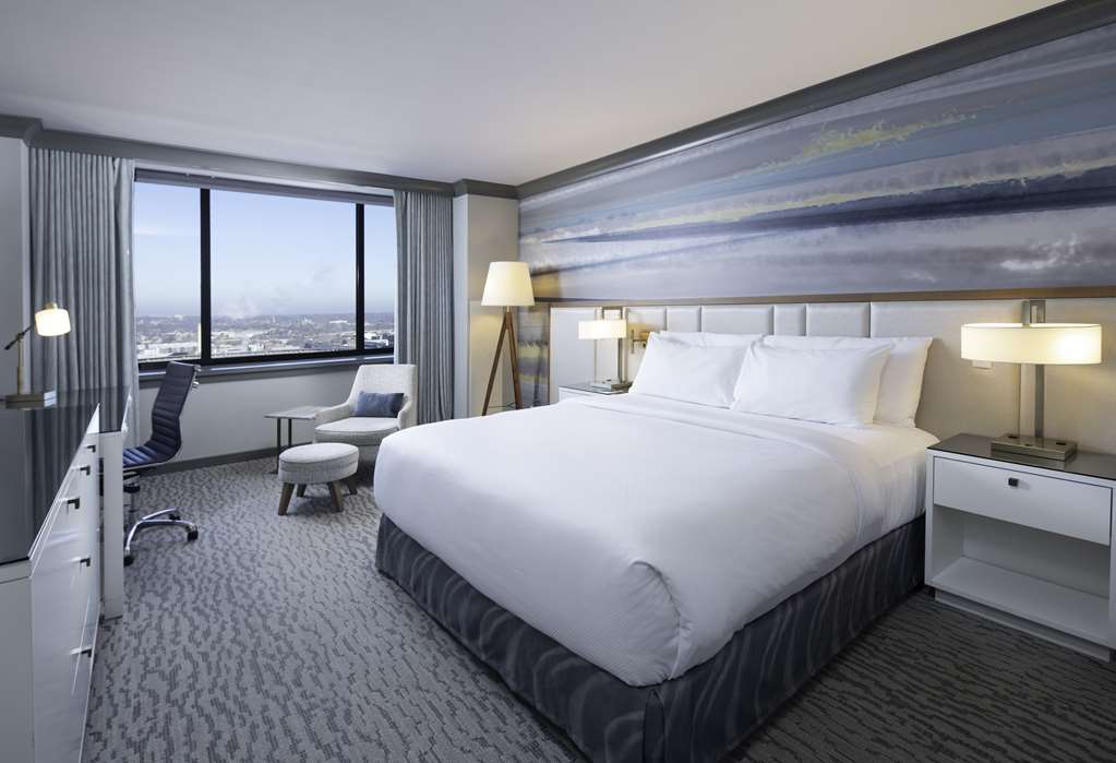 Фото Loews Minneapolis Hotel