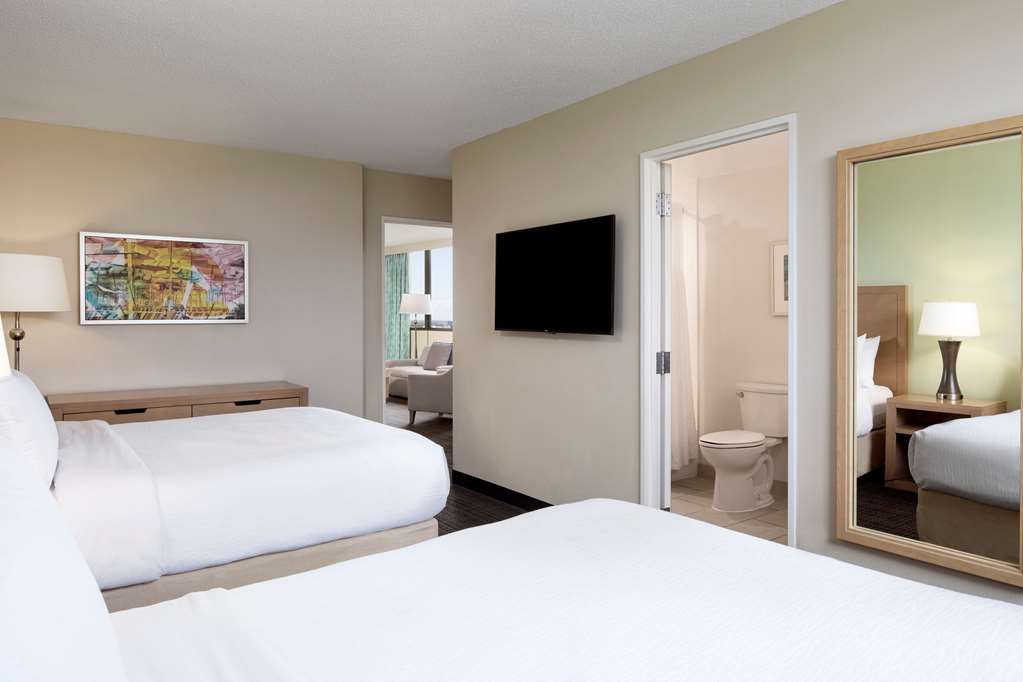 Фото Embassy Suites by Hilton Tampa Airport Westshore