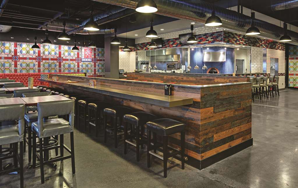 Фото DoubleTree by Hilton Hotel St. Paul Downtown