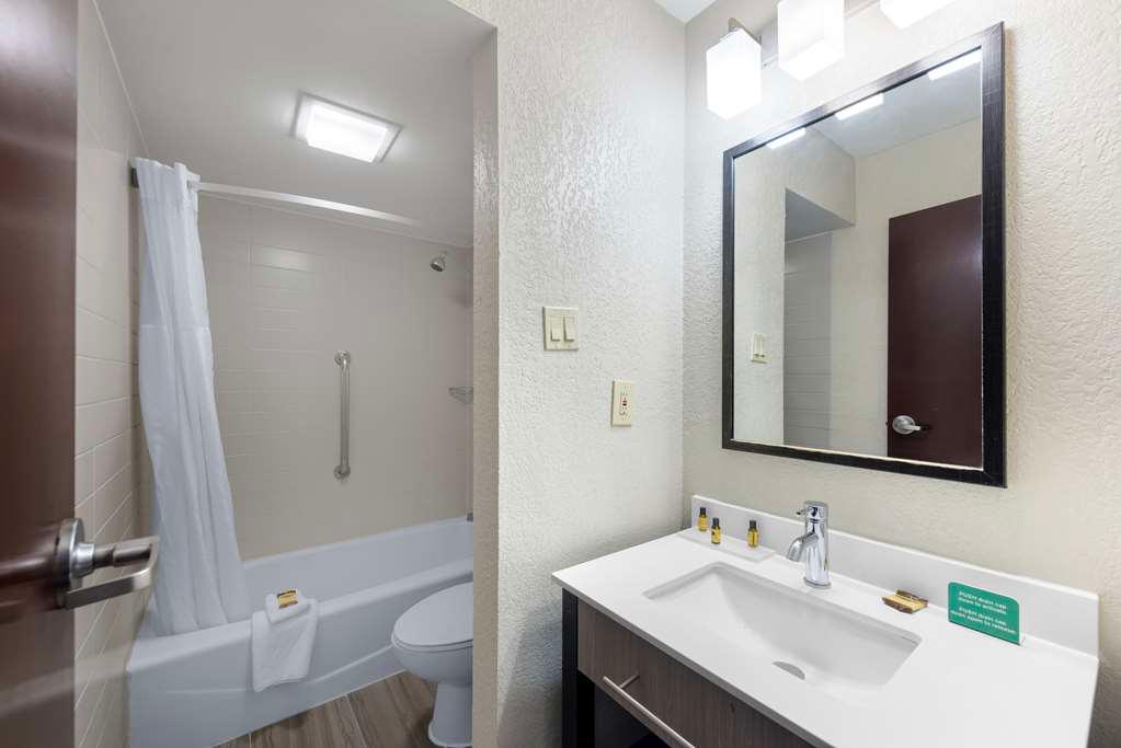 Фото Best Western Plus Austin Central