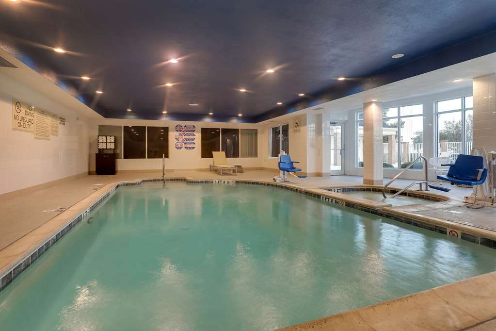 Фото Hilton Garden Inn Fort Worth Fossil Creek