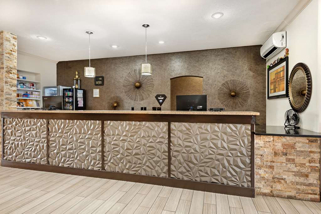 Фото Best Western Plus Eagleridge Inn & Suites