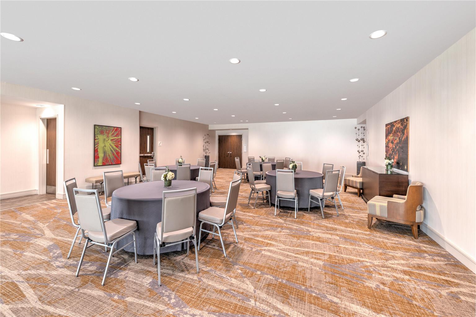 Фото Hilton Garden Inn San Antonio Downtown Riverwalk