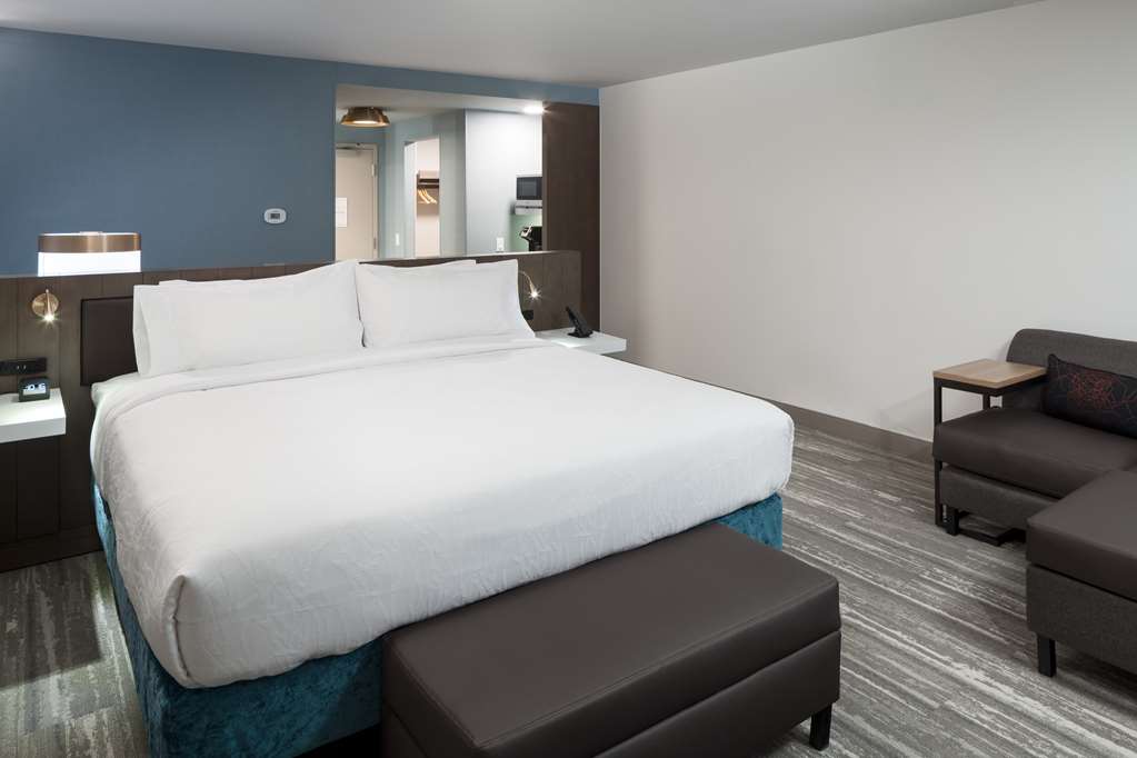 Фото Hilton Garden Inn Madison Downtown