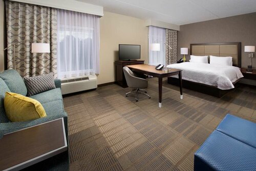 Гостиница Hampton Inn & Suites Falls Church в Арлингтоне