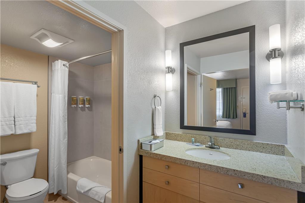 Фото Best Western Petaluma Inn