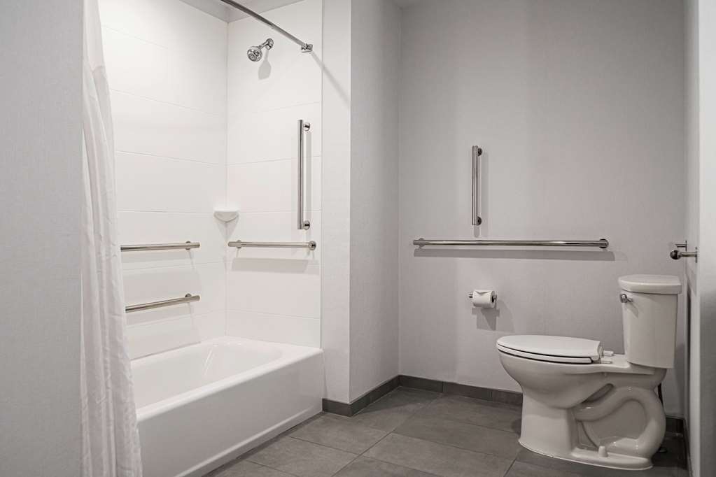 Фото Hilton Garden Inn Louisville Mall of St. Matthews