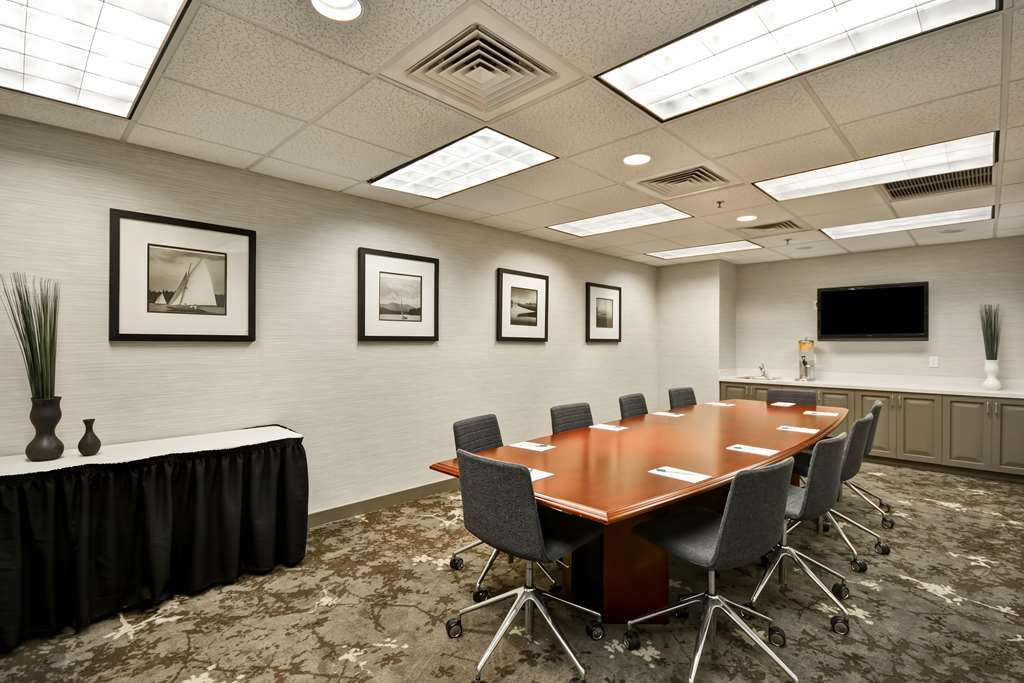 Фото Homewood Suites by Hilton Oakland Waterfront